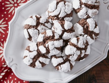 Chocolate Mint Crinkle Cookies