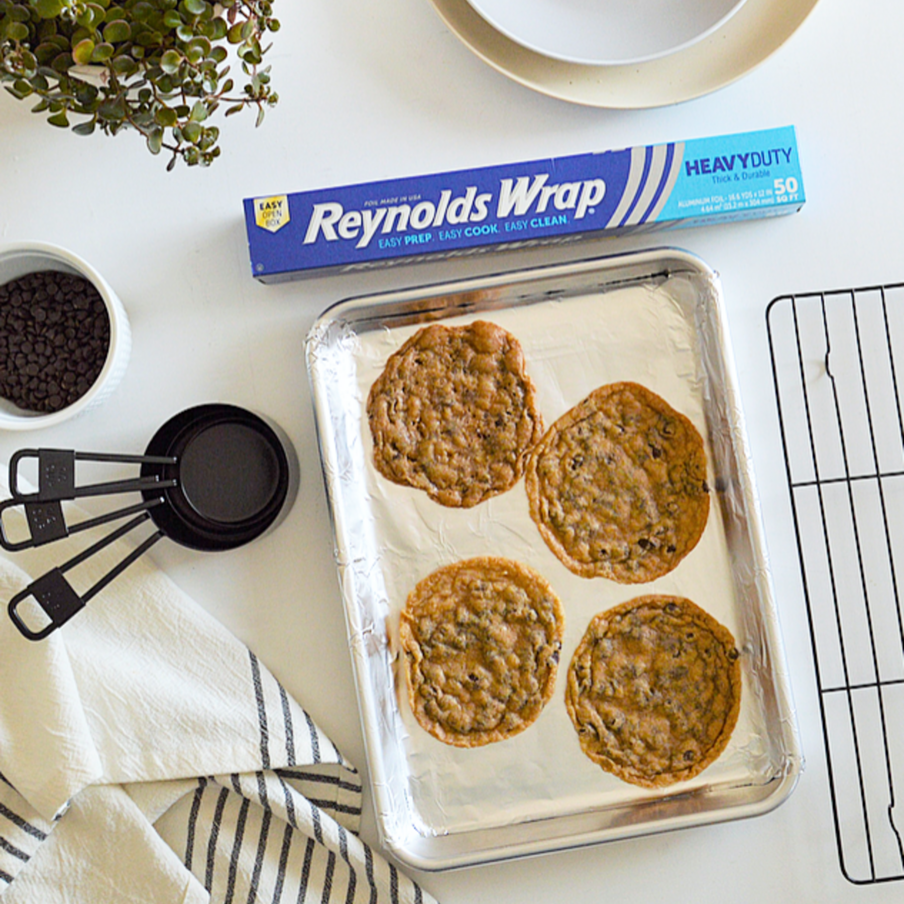 Chocolate Chip Crinkle Cookies | Reynolds Brands