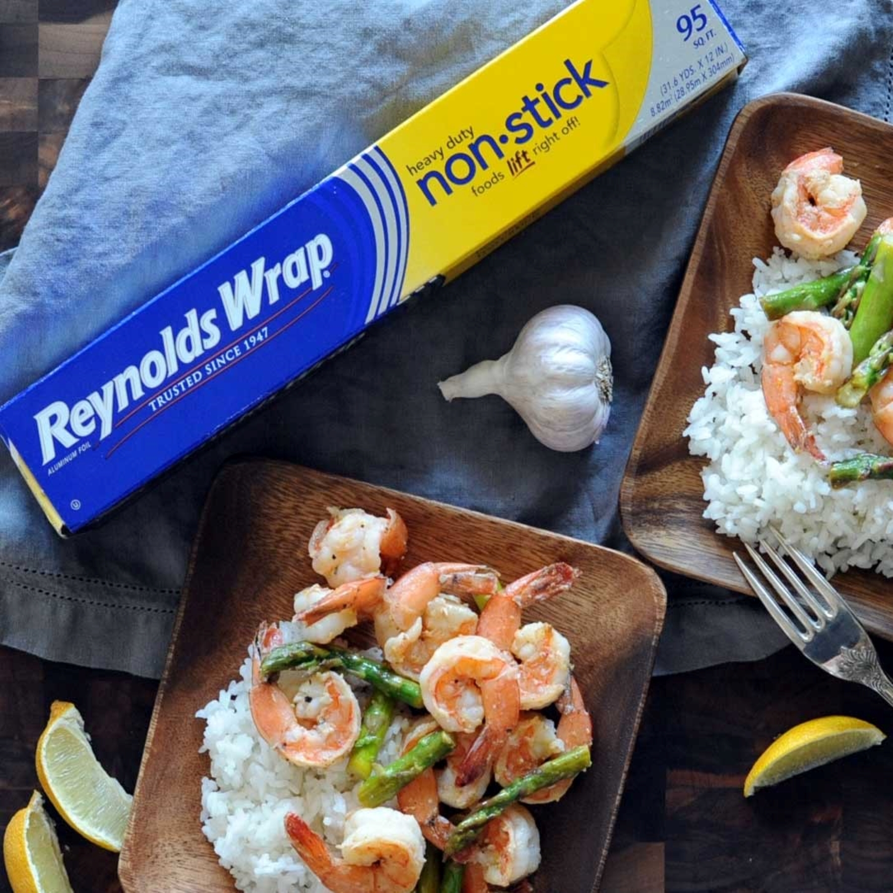 Lemon Garlic Grilled Shrimp and Asparagus | Reynolds Brands