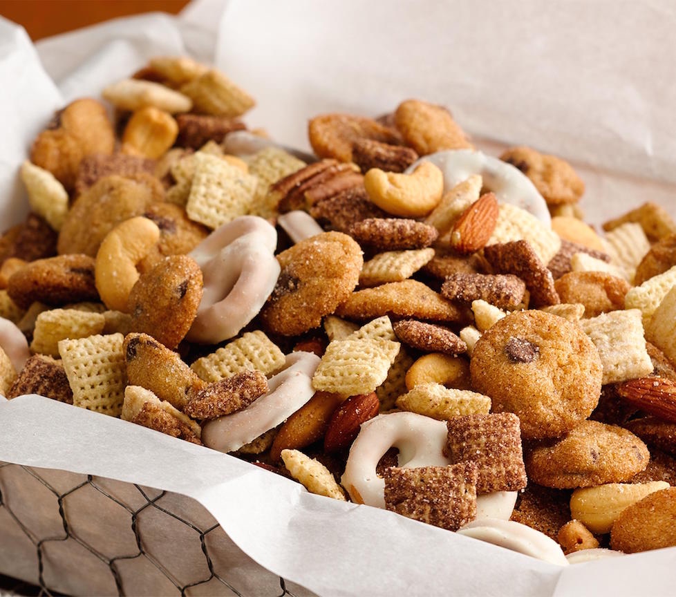Chocolate Chip Cookie Snack Mix | Reynolds Brands