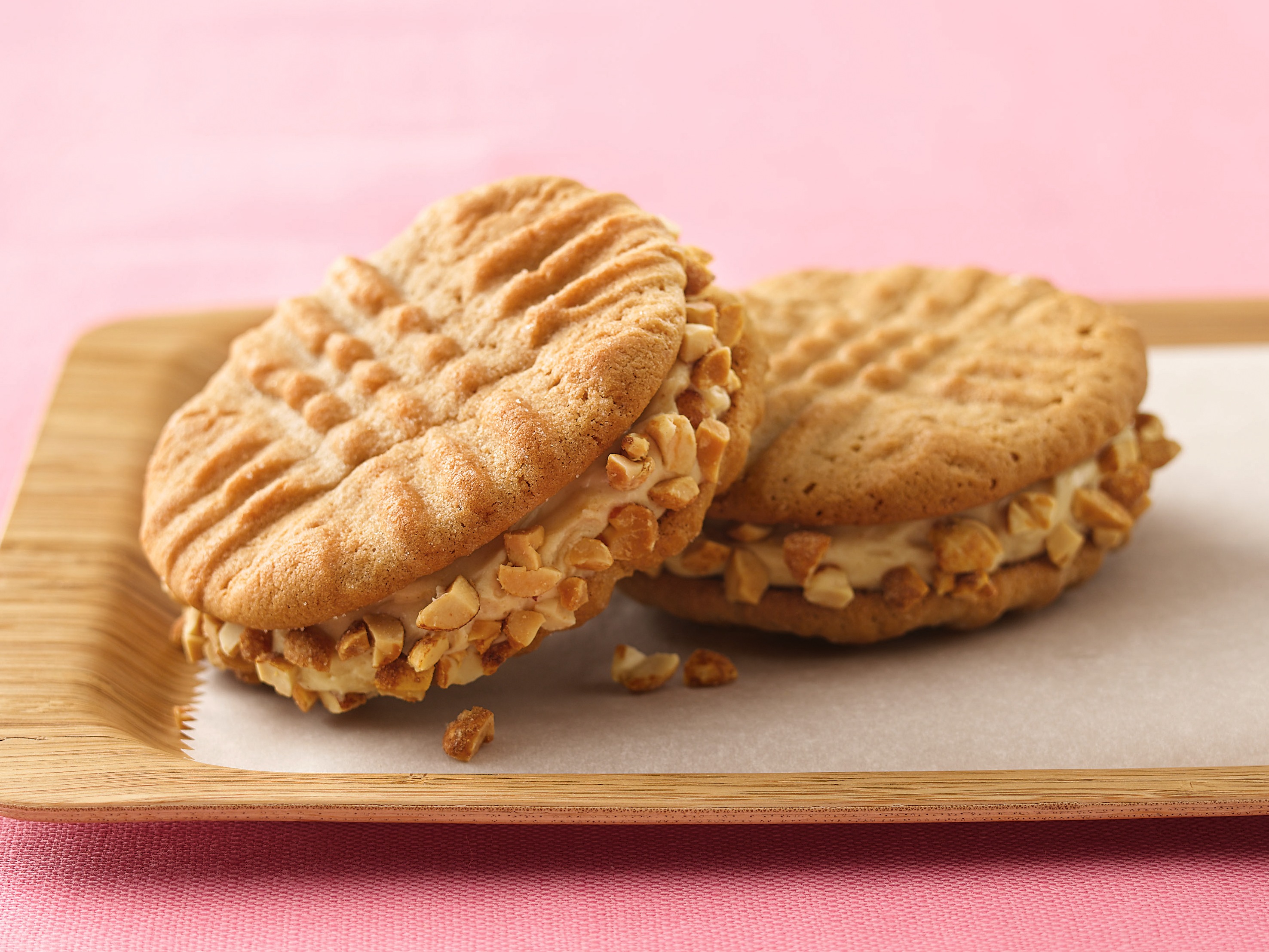 Jumbo Honey-Roasted Peanut Butter Sandwich Cookies | Reynolds Brands
