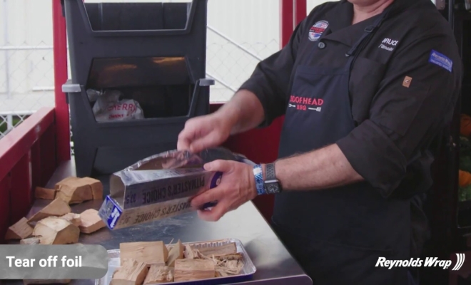 SMOKER WITH FOIL PACKETS