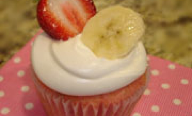
Strawberry Banana Cupcakes
