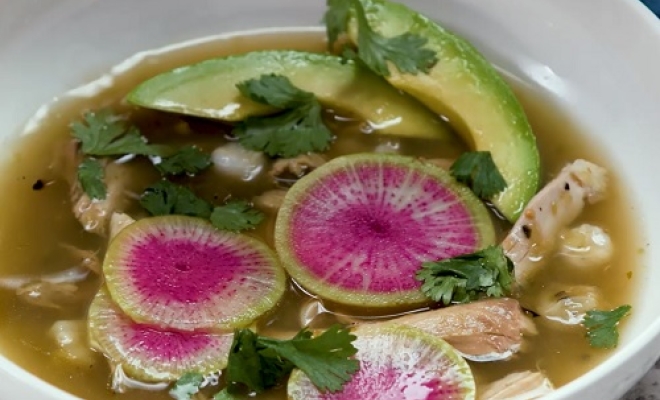 Pozole Verde for a Fresh Summertime Meal - The New York Times