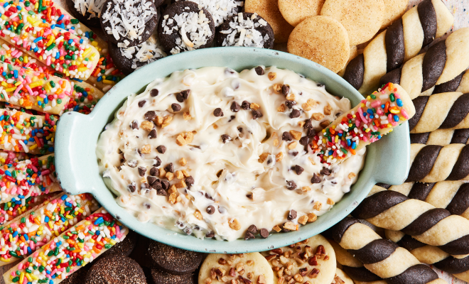 
Cookie Dunker Frosting Dip
