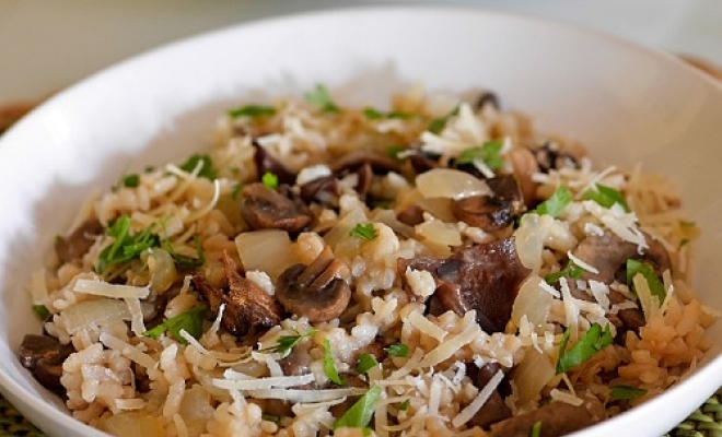 
Easy Baked Mushroom &amp; Onion Risotto
