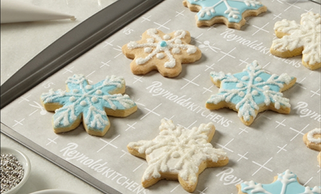 
Snowflake Sugar Cookies with Decorating Icing
