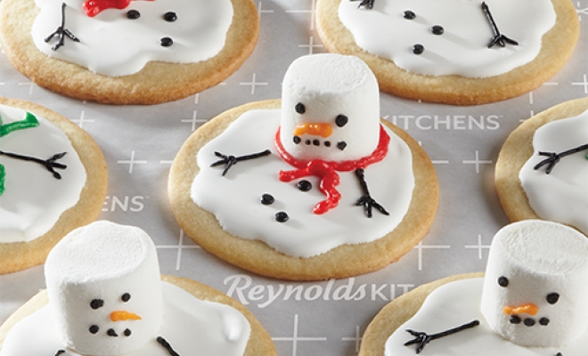 https://www.reynoldsbrands.com/sites/default/files/styles/product_detail_slider_660x400_/public/recipes/Snowmen_wSmartGrid_500px%20x%20500px.jpg