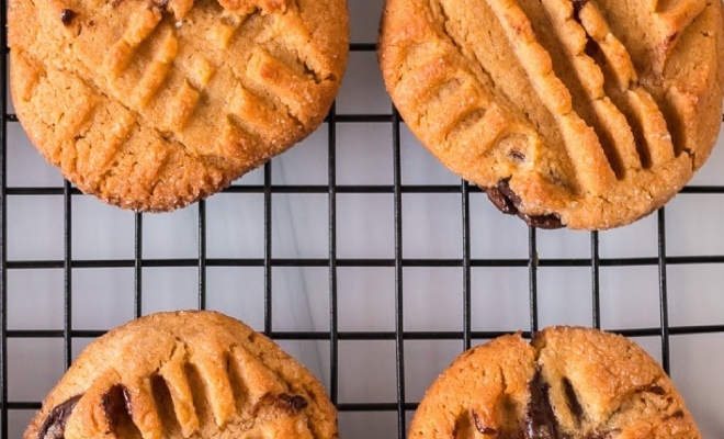 
Sriracha Peanut Butter Cookies
