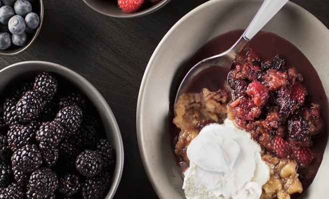 
Slow Cooker Berry Cobbler
