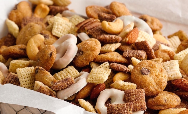 
Chocolate Chip Cookie Snack Mix
