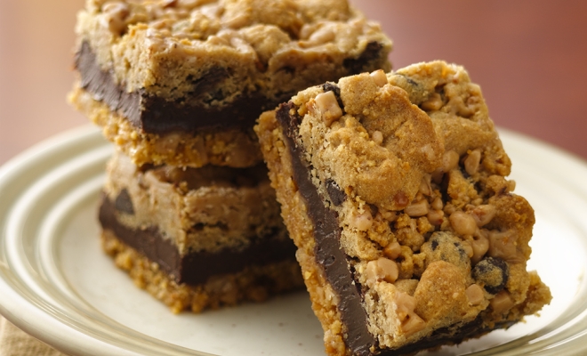 
Fudgy Chocolate Chip-Toffee Bars
