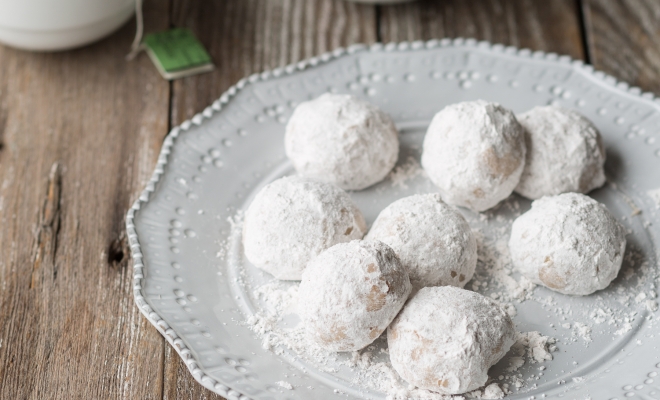 
Mexican Wedding Cookies (Polvorones)
