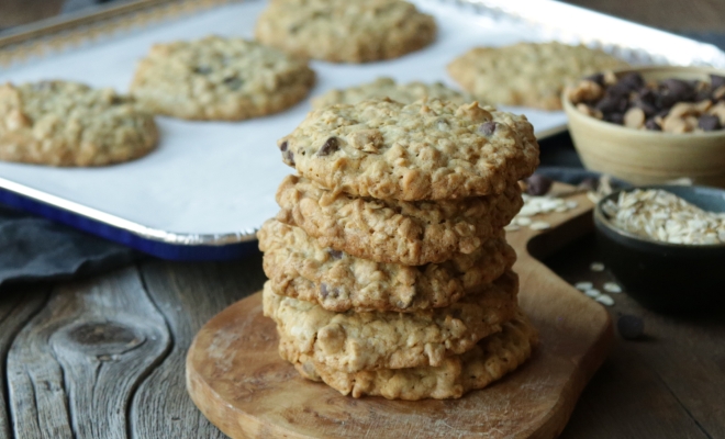 
Peanut Butter Chocolate Chip Oatmeal Cookies
