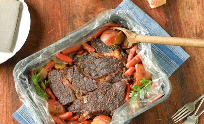
Easy Pot Roast Recipe for Baking a Roast in the Oven
