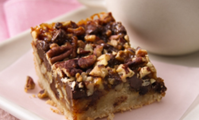 
Ooey-Gooey Turtle Bars
