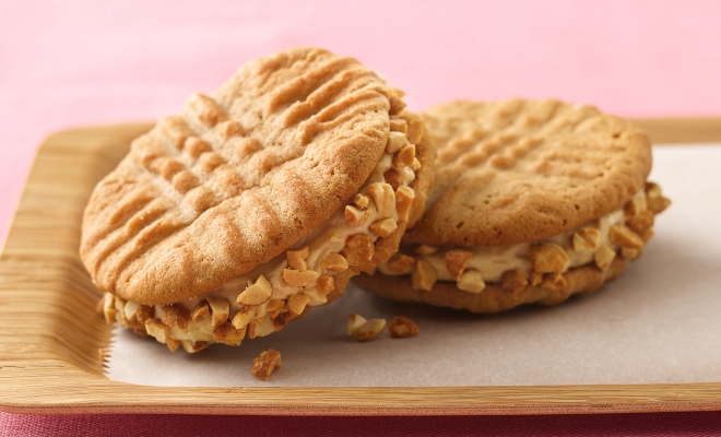 
Jumbo Honey-Roasted Peanut Butter Sandwich Cookies
