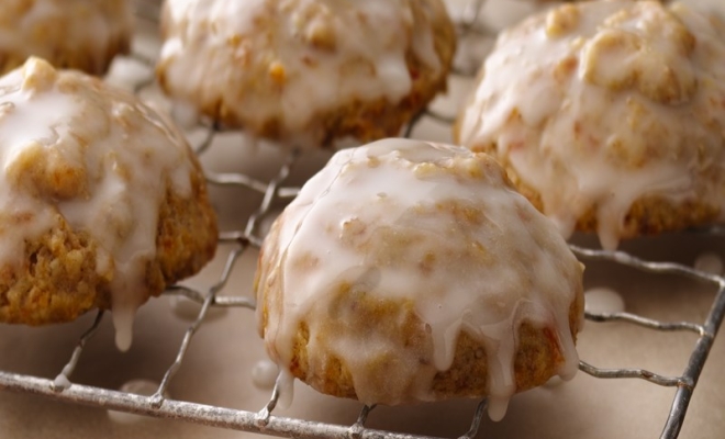 
Apricot-Sour Cream Tea Cookies
