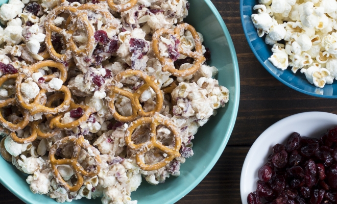 
Popcorn &amp; Pretzel Sweet Snack Mix
