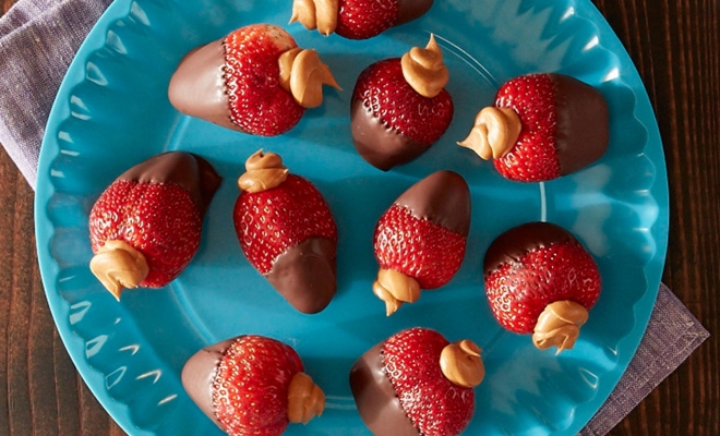 
Peanut Butter Stuffed Strawberries
