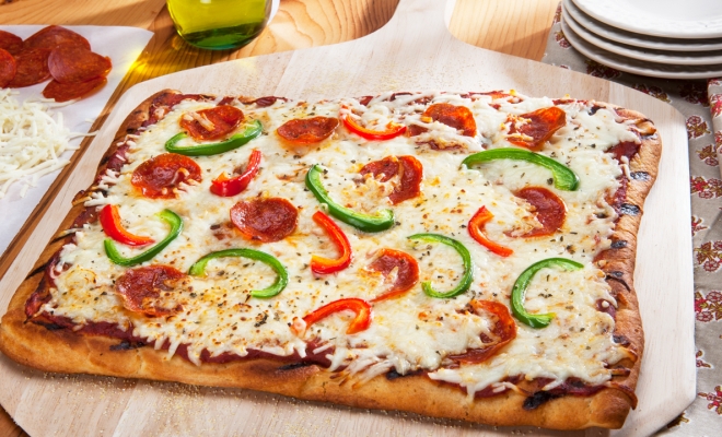 
Pepperoni and Green Pepper Grilled Pizza
