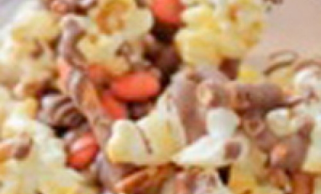 
Peanut Butter Chocolate Snack Mix
