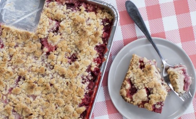 
Strawberry Crumb Bars
