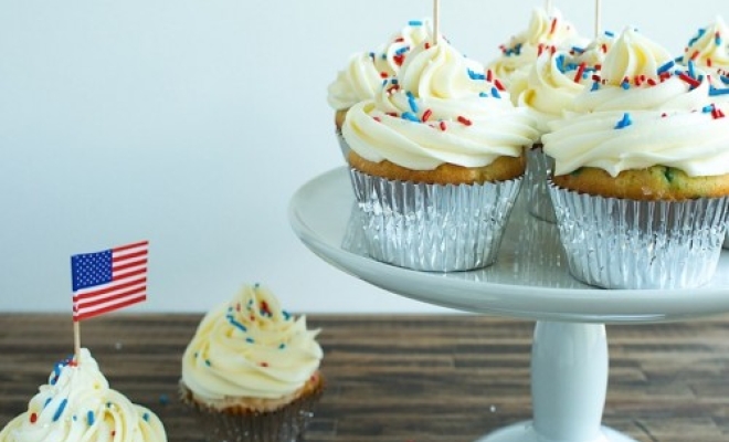 
Vanilla Confetti Cupcakes
