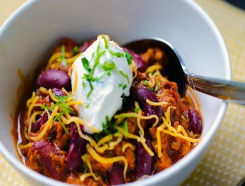 https://www.reynoldsbrands.com/sites/default/files/styles/recipe_tips_grid_image/public/recipes/gamedaychili_0.jpeg?itok=LjX_P1cD