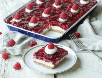 Raspberry Pretzel Bars