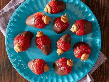 Peanut Butter Stuffed Strawberries