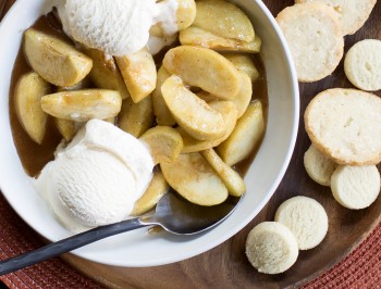 Slow Cooker Glazed Cinnamon Apples