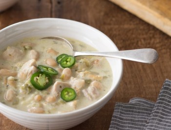 Slow Cooker Salsa Verde Chicken Chili