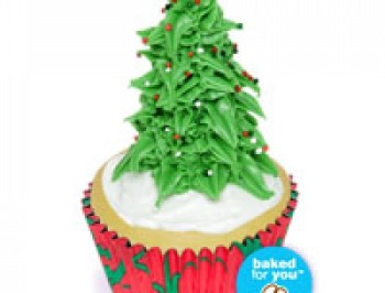 Festive Christmas Tree Cupcakes with Frosting