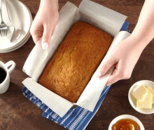 MAKING THE RIGHT CHOICE: WAX PAPER VS. PARCHMENT PAPER FOR COOKING AND BAKING